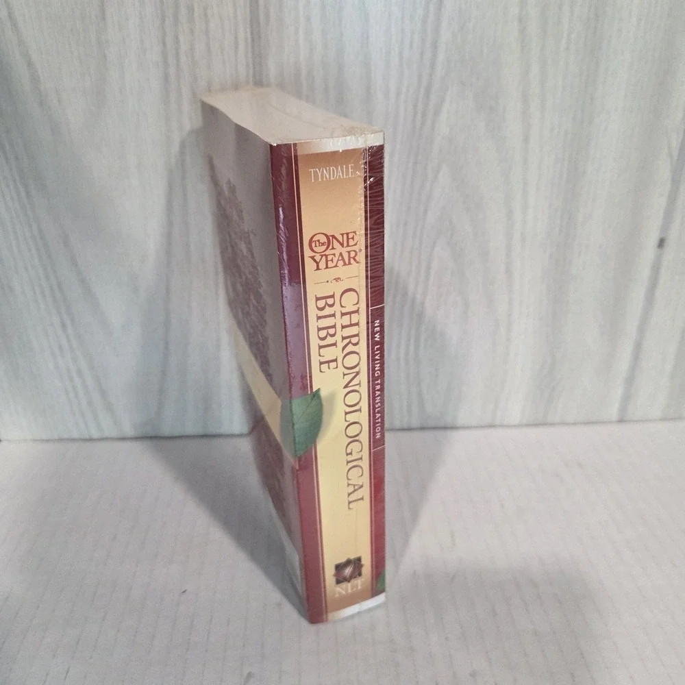 THE ONE YEAR CHRONOLOGICAL BIBLE NLT (ONE YEAR BIBLE: NLT) By Tyndale BRAND NEW